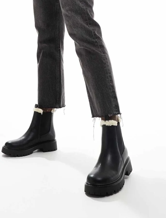 London Rebel Lois faux fur lined chunky chelsea boots in black - Image 4