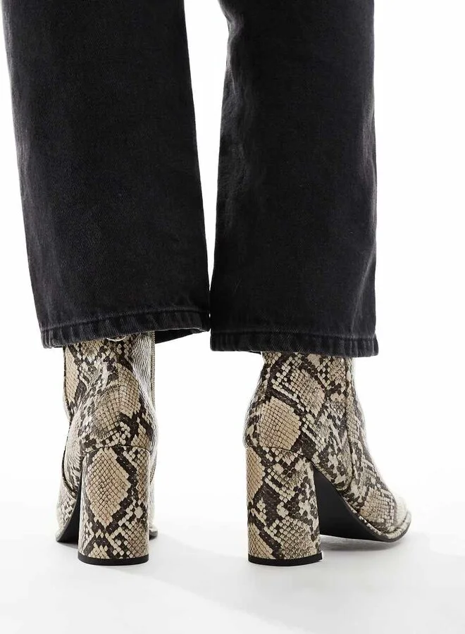 London Rebel Maddie block heel ankle boots in snake - Image 3