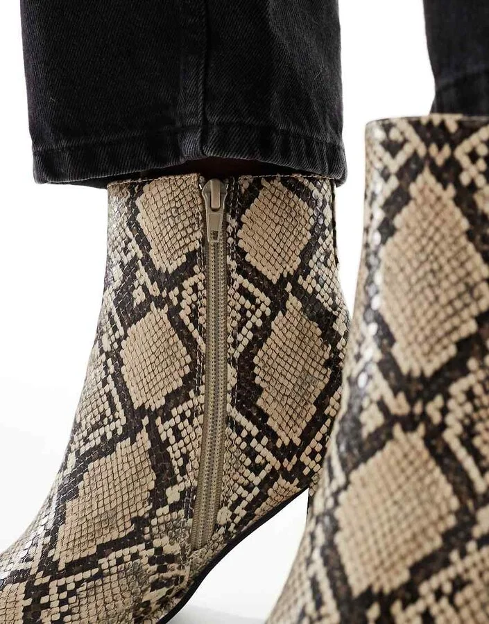 London Rebel Maddie block heel ankle boots in snake - Image 4