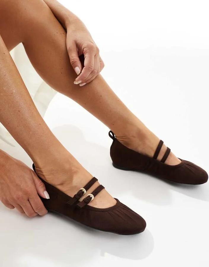 London Rebel Mia strappy ruched ballet flats in chocolate - Image 2