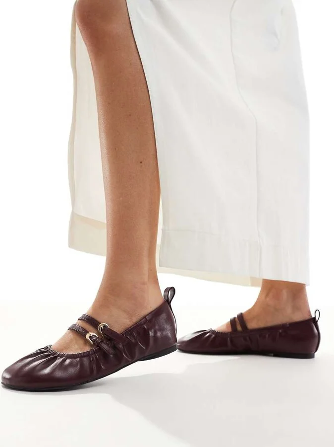 London Rebel Mia strappy ruched ballet flats in dark cherry - Image 4