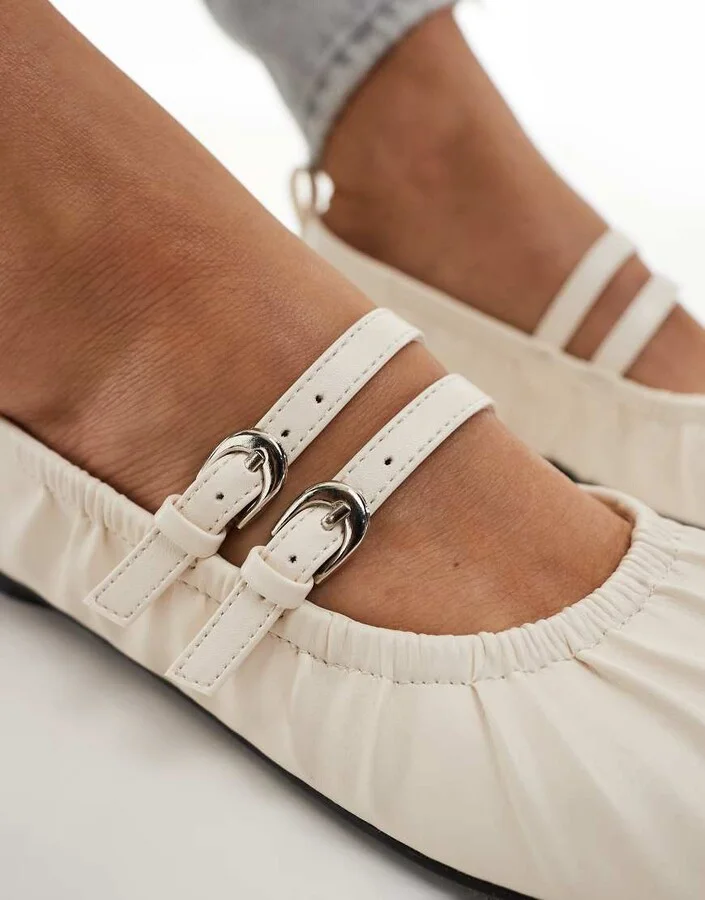 London Rebel Mia strappy ruched ballet flats in ecru - Image 3
