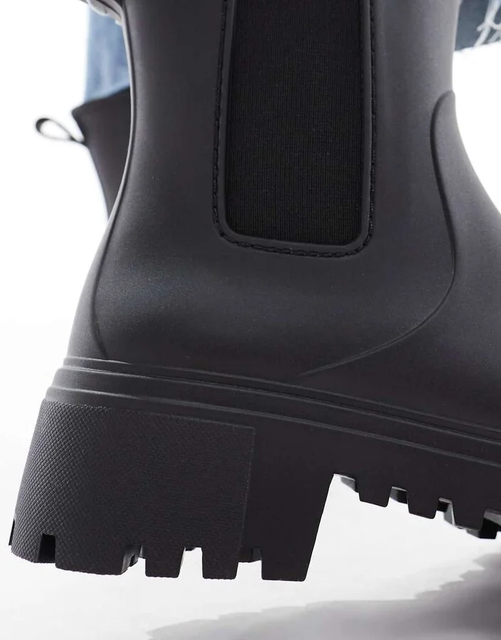 London Rebel Phoebe chunky chelsea boots in black - Image 3