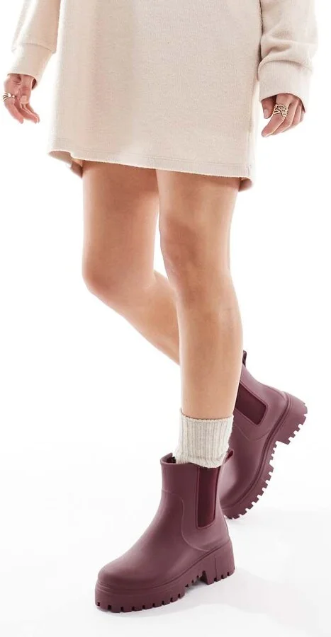 London Rebel Phoebe chunky chelsea boots in burgundy - Image 4