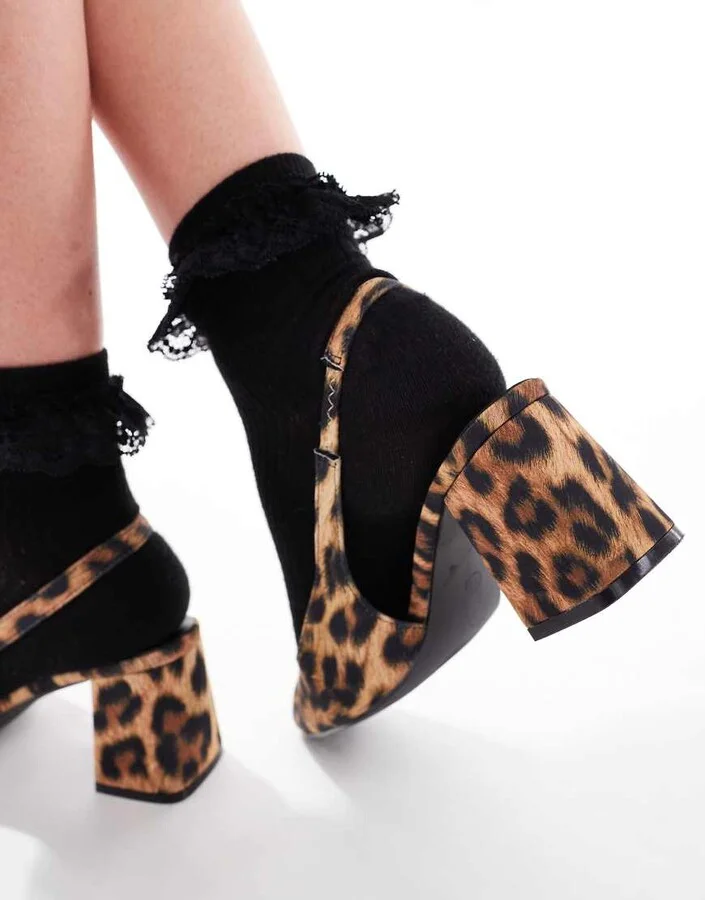 London Rebel slingback block heel mules in patent leopard - Image 2