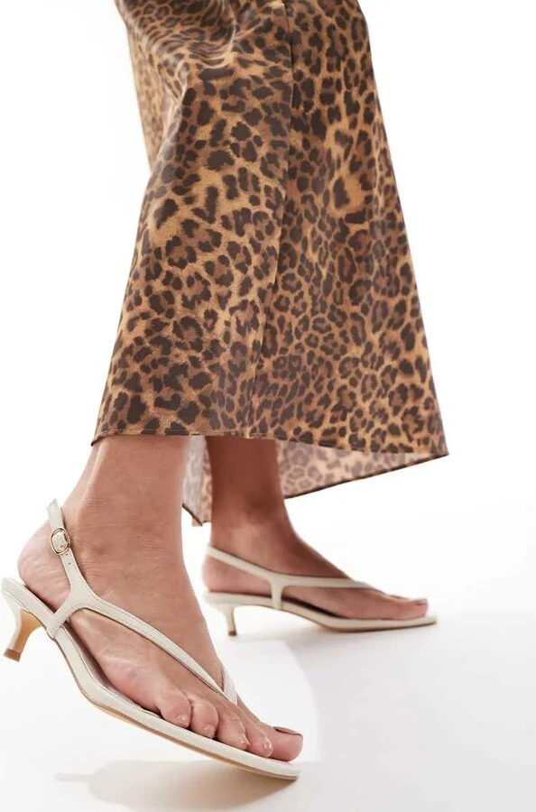 London Rebel strap detail thong heeled sandals in cream