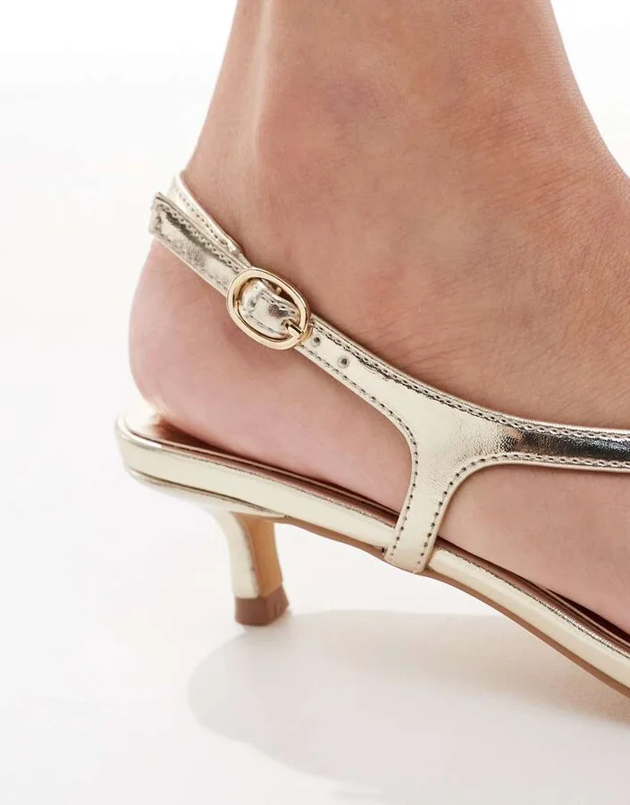 London Rebel strap detail thong heeled sandals in gold - Image 3