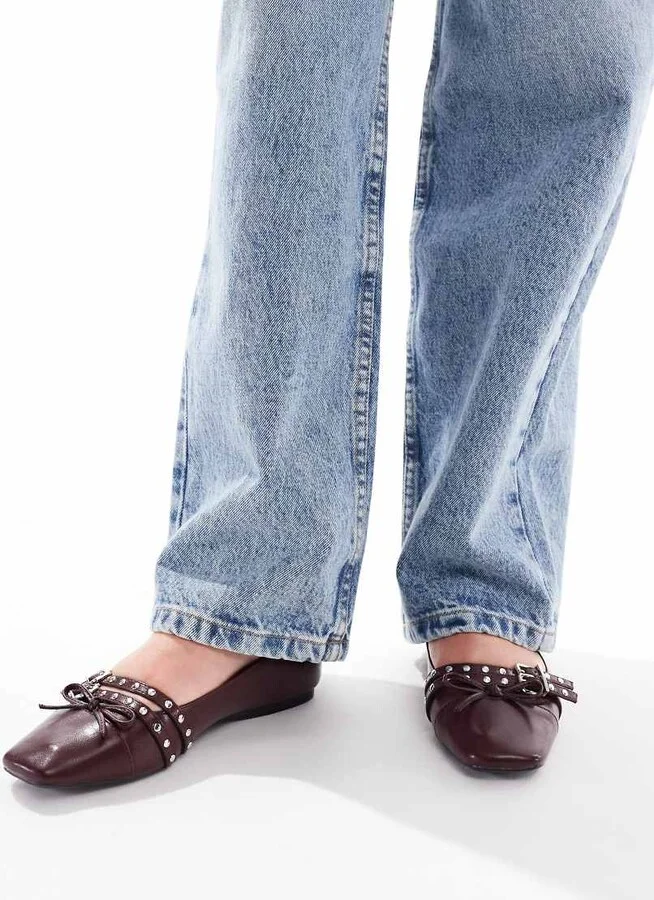 London Rebel studded buckle ballet shoe in patent burgundy - Image 2