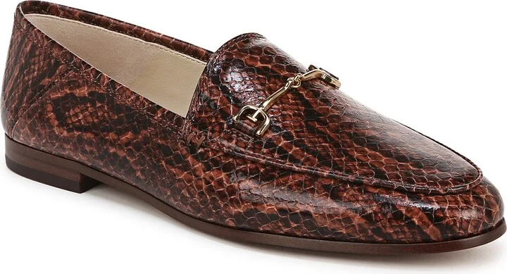 STABLE BROWN