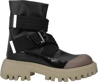 Loriblu Woman Ankle boots
