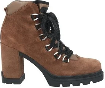 Loriblu Woman Ankle boots