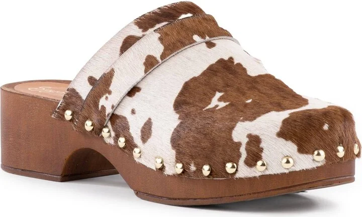 Loud And Clear Womens Animal Print Calf Hair Clogs