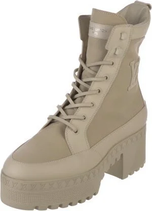 Louis Vuitton - Image 2