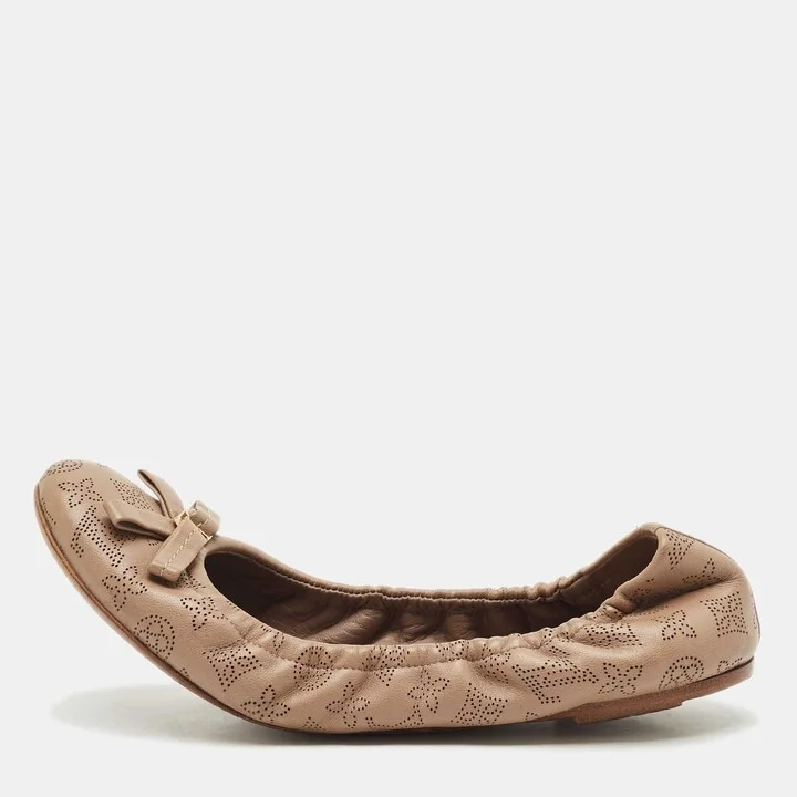 Louis Vuitton Beige Monogram Mahina Leather Elba Scrunch Ballet Flats Size 39