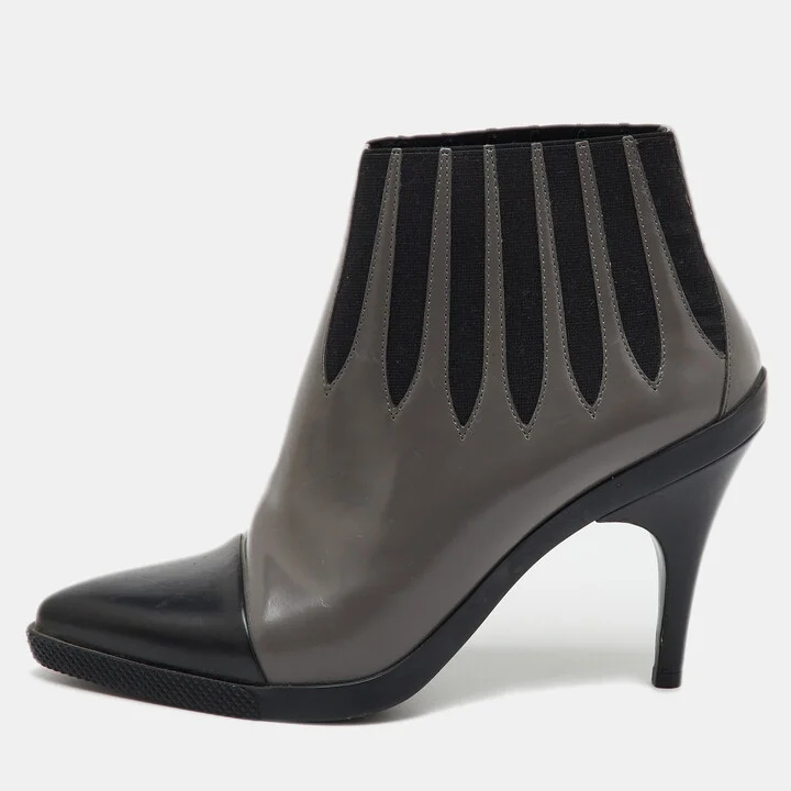 Louis Vuitton Grey/Black Leather Pointed Toe Ankle Length Boots Size 39