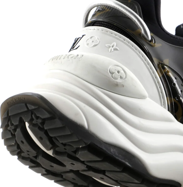 Louis Vuitton Women's Run 55 Sneakers Mixed Materials - Image 6