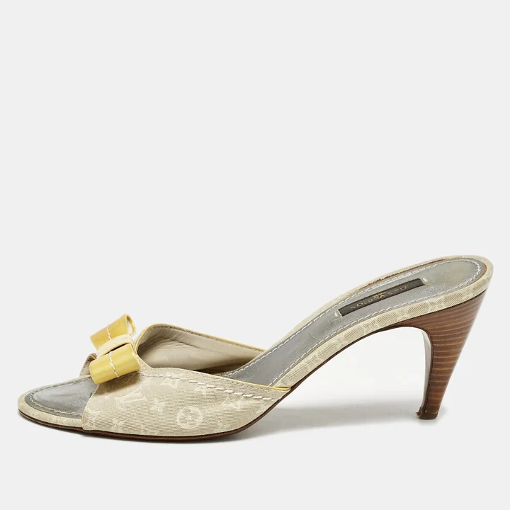 Louis Vuitton Yellow/Cream Monogram Fabric and Patent Leather Bow Slide Sandals Size 39.5