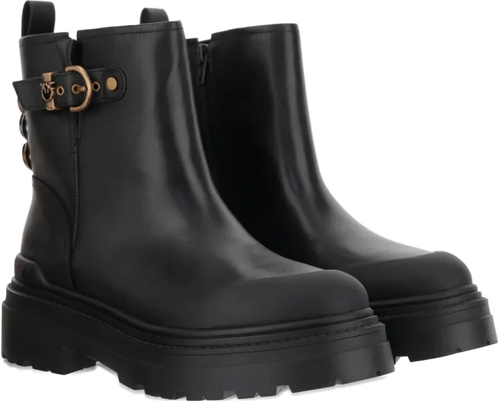 Love Birds-detail boots