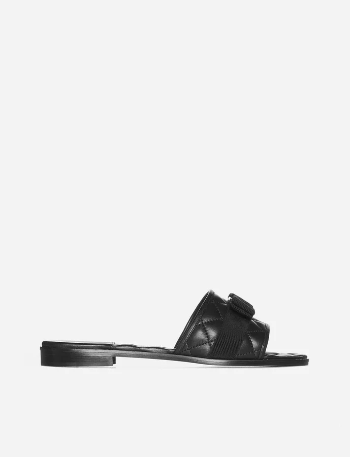 Love Cq Quilted Leather Flat Sandals