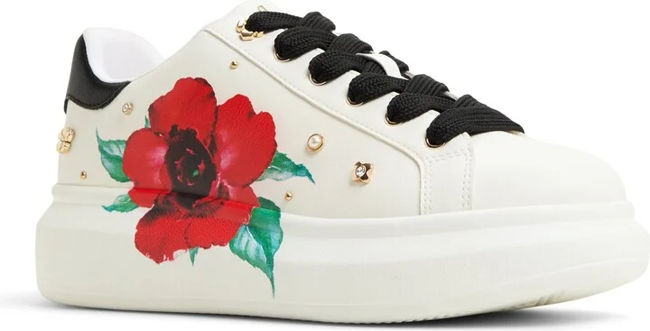 Lovekiss Low Top Sneaker