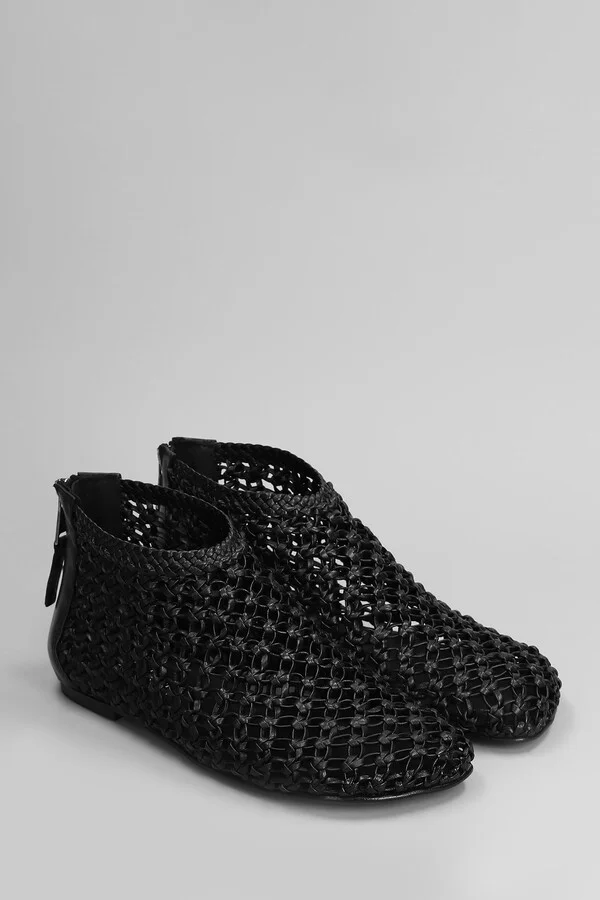 Low Heels Ankle Boots In Black Leather - Image 2