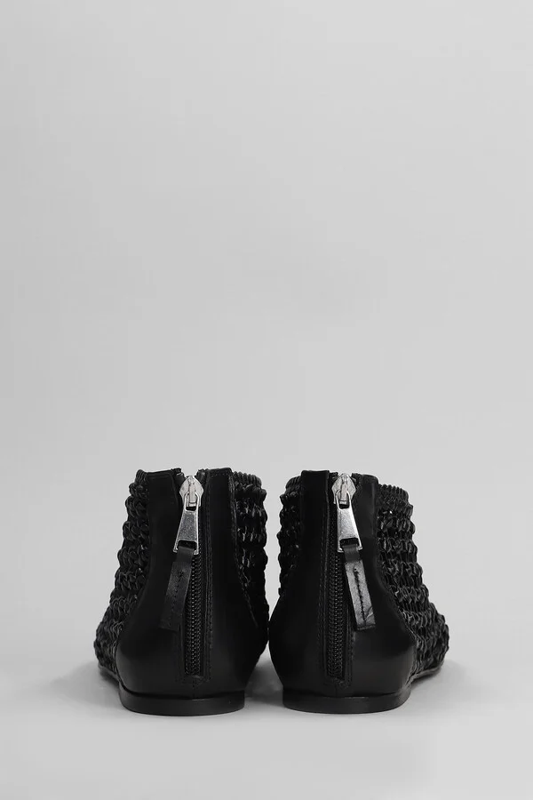 Low Heels Ankle Boots In Black Leather - Image 4