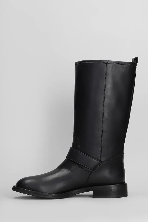 Low Heels Ankle Boots In Black Leather - Image 3