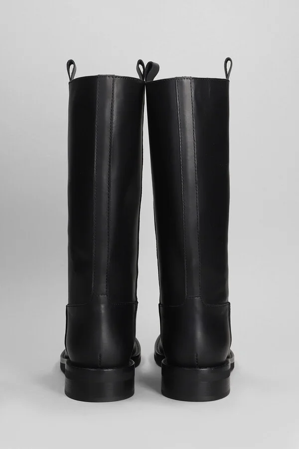 Low Heels Ankle Boots In Black Leather - Image 4