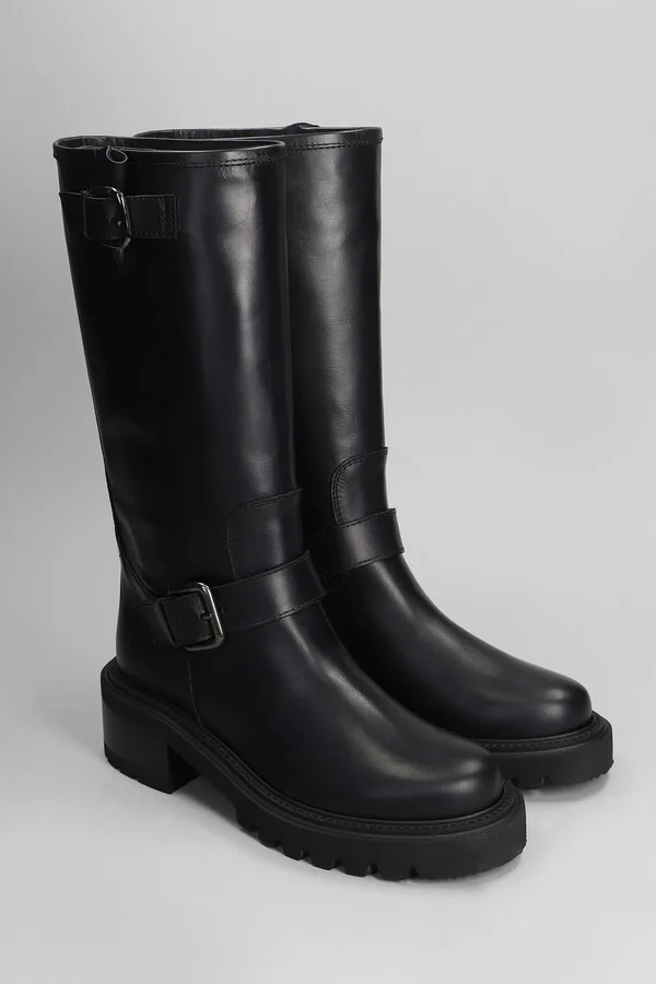 Low Heels Ankle Boots In Black Leather - Image 2