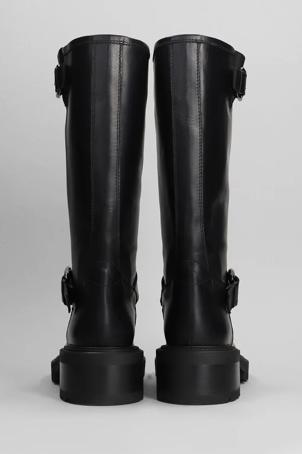 Low Heels Ankle Boots In Black Leather - Image 4