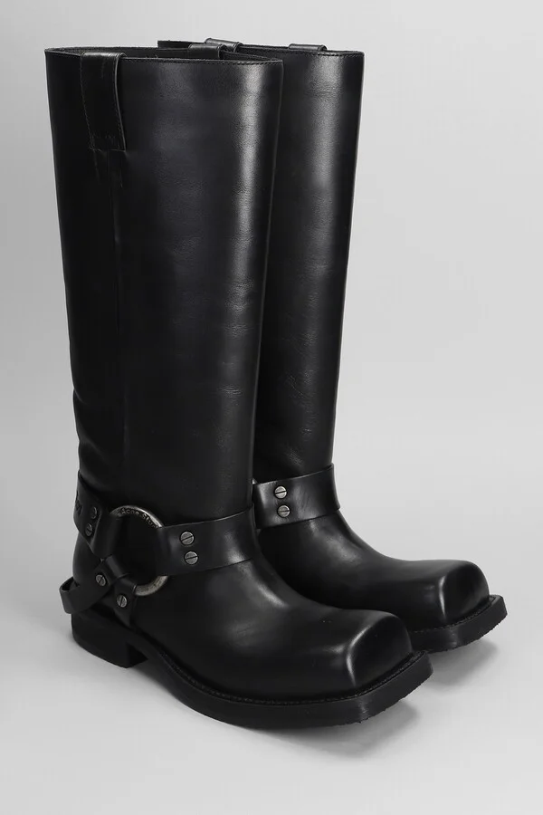 Low Heels Boots In Black Leather - Image 2