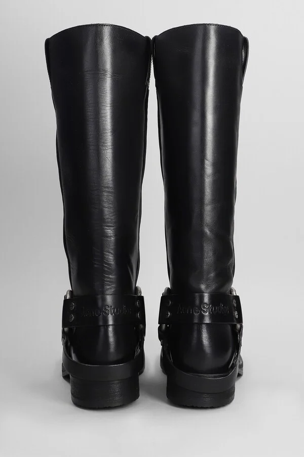 Low Heels Boots In Black Leather - Image 4