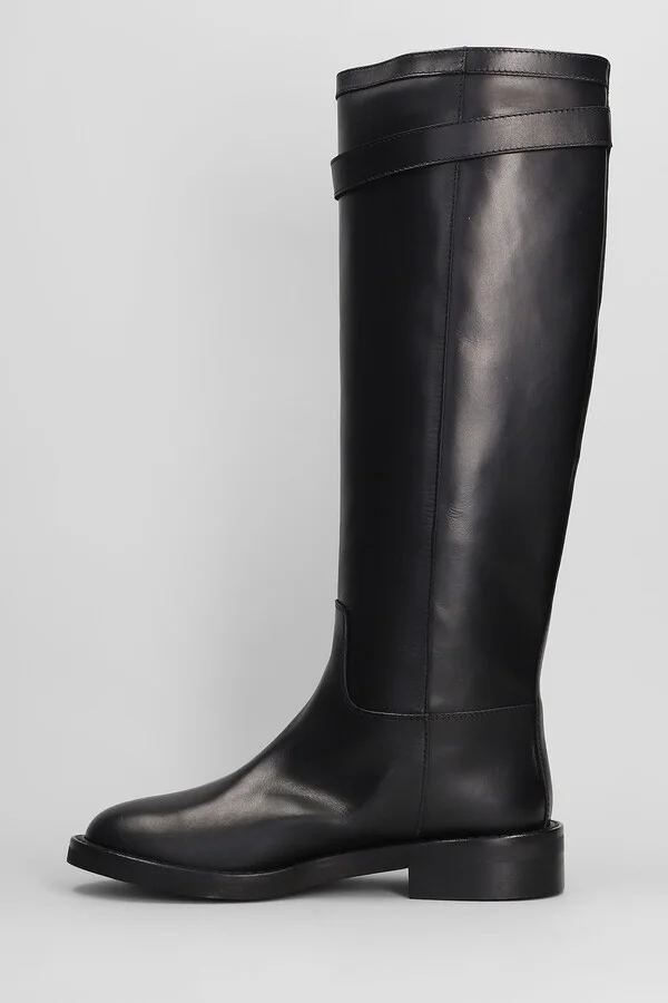 Low Heels Boots In Black Leather - Image 3