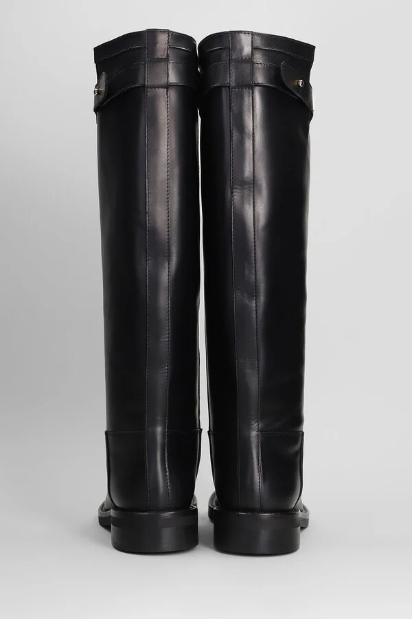Low Heels Boots In Black Leather - Image 4