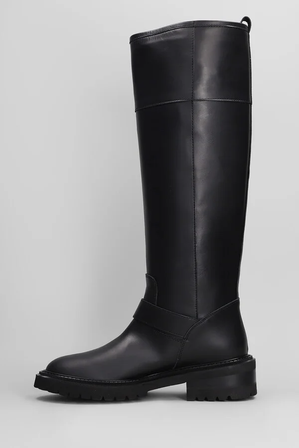 Low Heels Boots In Black Leather - Image 3