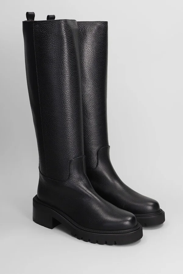 Low Heels Boots In Black Leather - Image 2