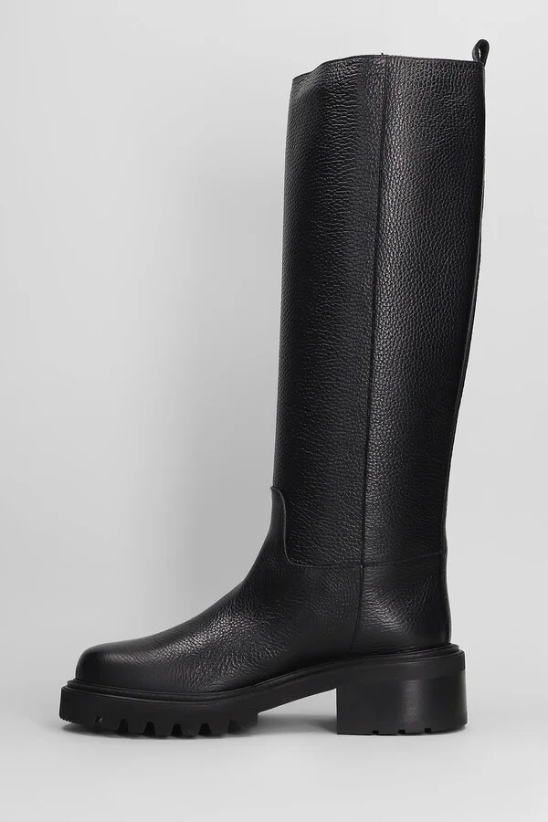 Low Heels Boots In Black Leather - Image 3