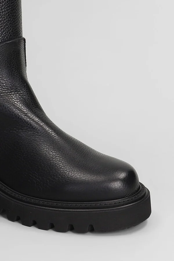 Low Heels Boots In Black Leather - Image 5