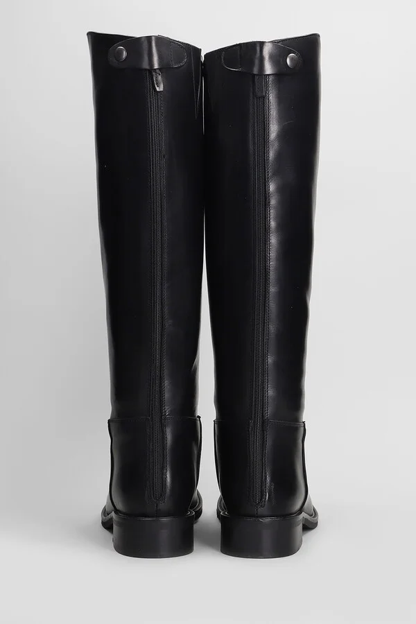 Low Heels Boots In Black Leather - Image 4