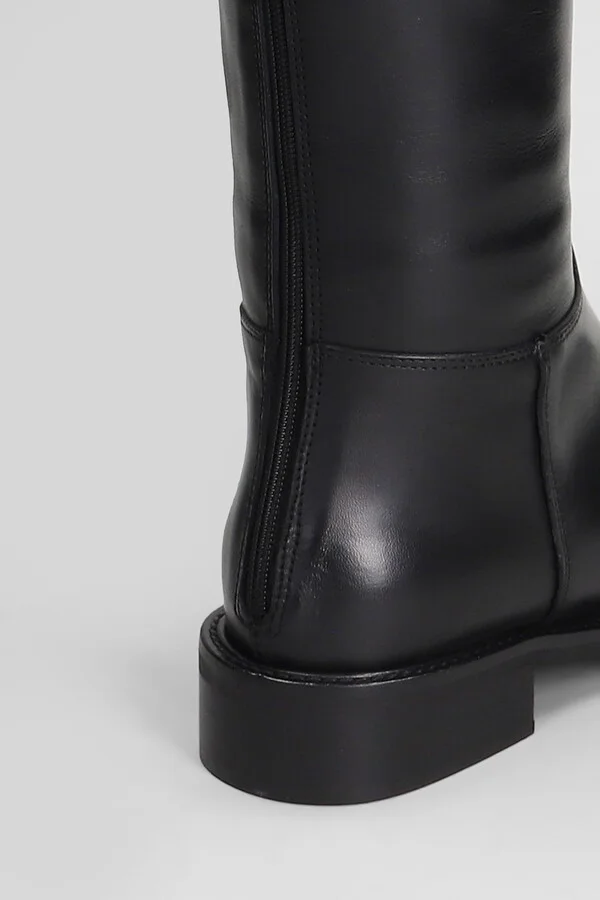 Low Heels Boots In Black Leather - Image 5