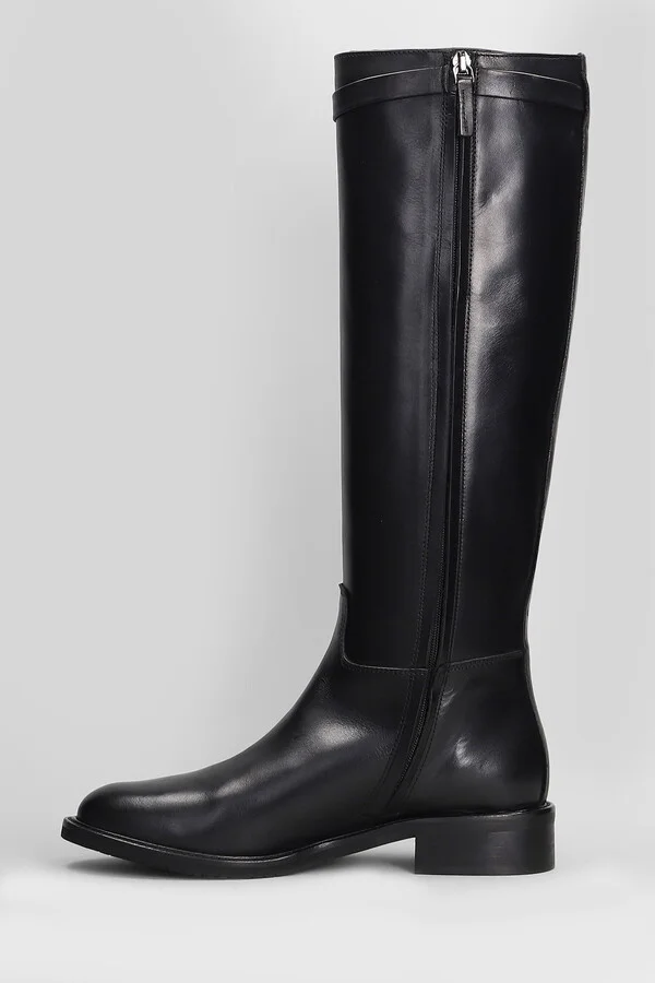 Low Heels Boots In Black Leather - Image 3