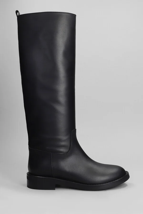 Low Heels Boots In Black Leather