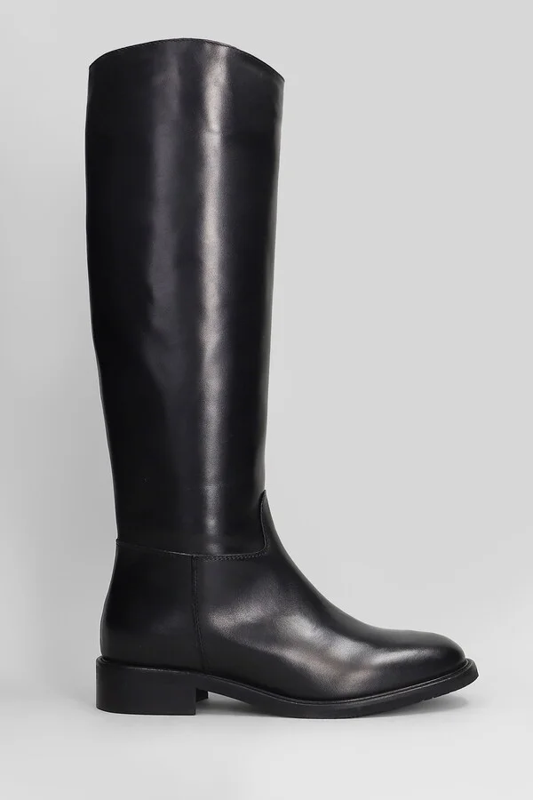 Low Heels Boots In Black Leather