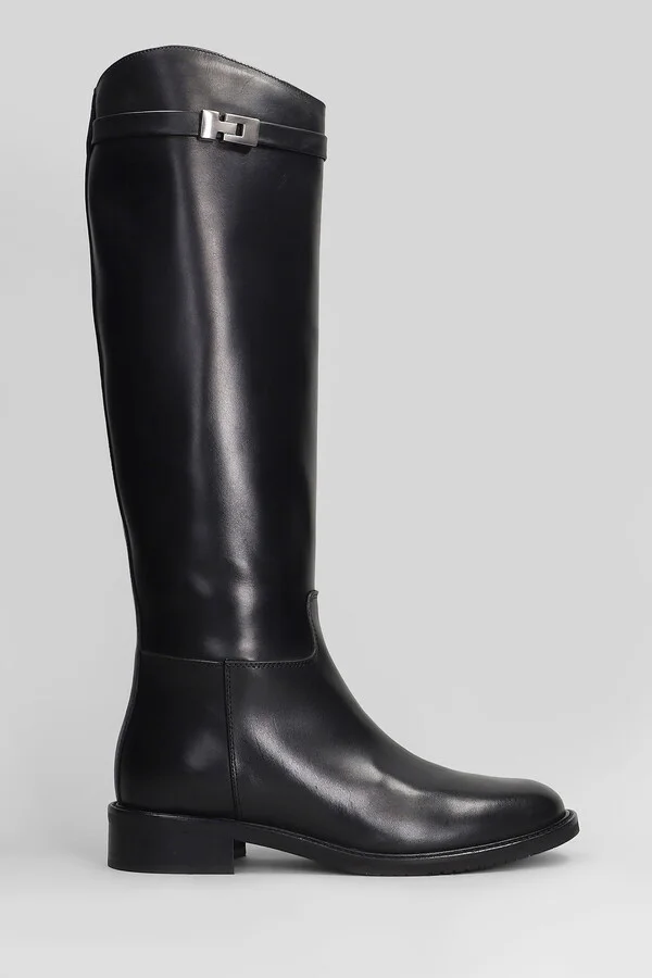 Low Heels Boots In Black Leather