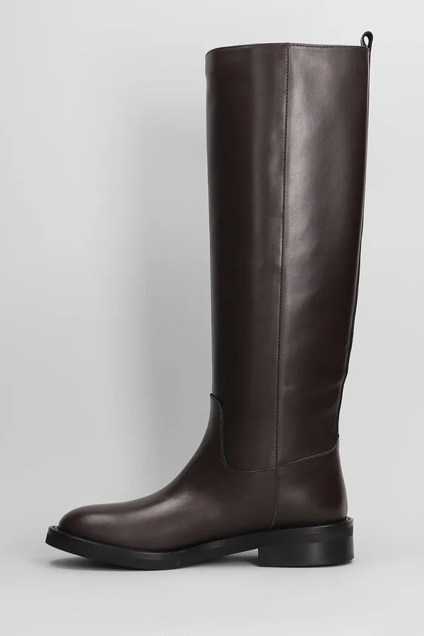 Low Heels Boots In Dark Brown Leather - Image 3