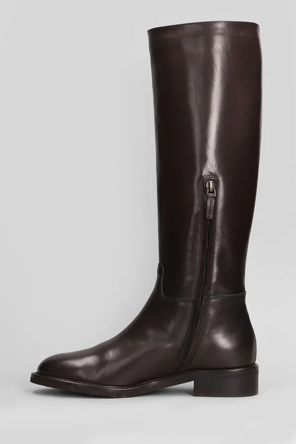 Low Heels Boots In Dark Brown Leather - Image 3