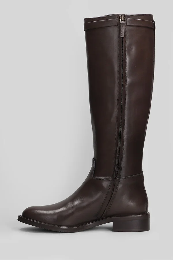 Low Heels Boots In Dark Brown Leather - Image 3