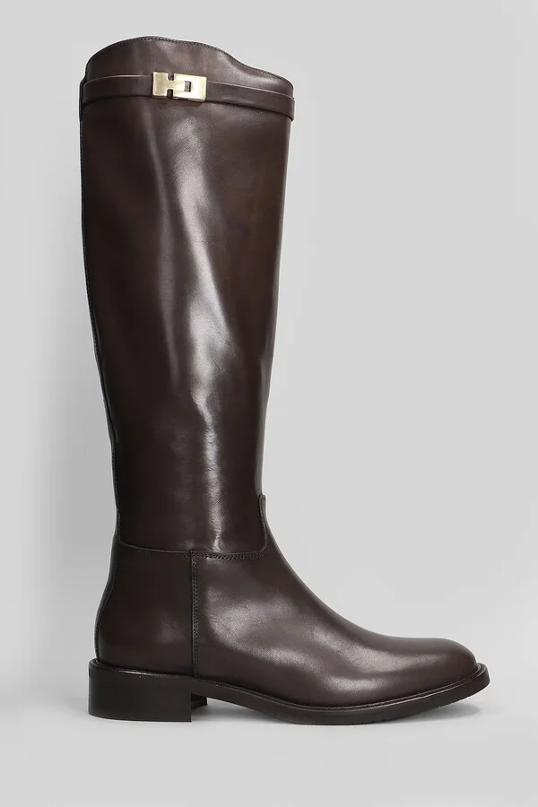 Low Heels Boots In Dark Brown Leather