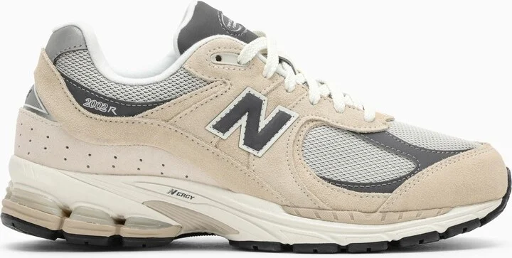 Low M2002R Sandstone sneakers