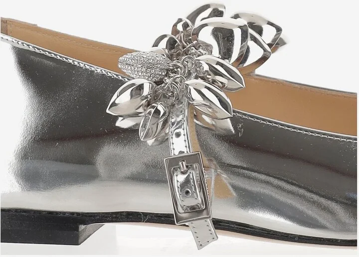 Low Shoe With Metallic Decoration - Image 5